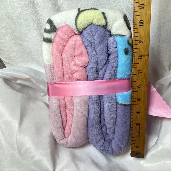 Hello Kitty and Friends Throw Plush Blanket bedspread brand new! - Picture 5 of 7